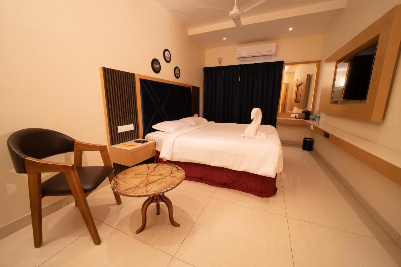 होटल Sri Ram's Residency